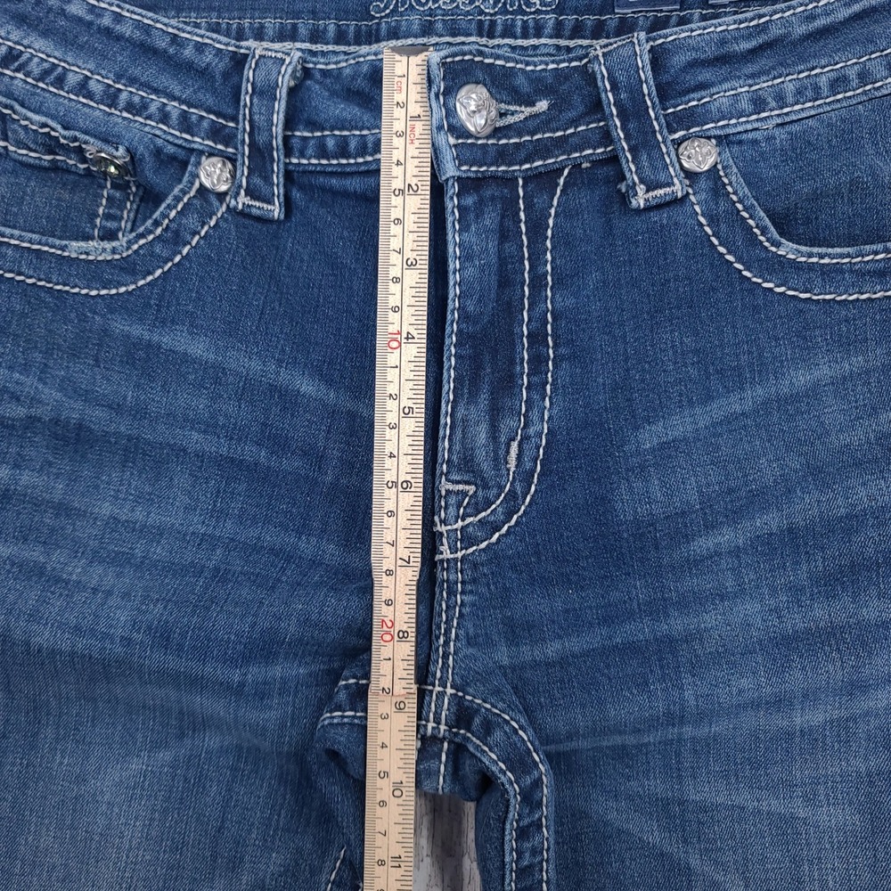 Miss Me Boyfriend Capri Jeans Womens Size 27 Blue Wash Embroidered Embellished - Picture 7 of 9